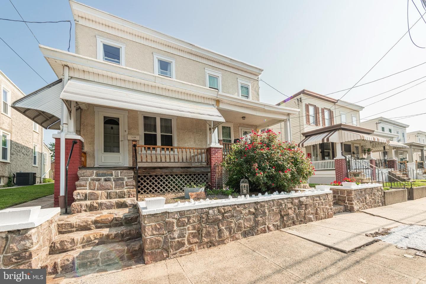 1239 Maple Street photo 1