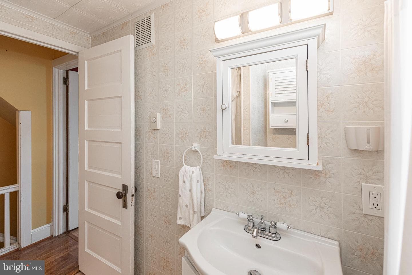 1239 Maple Street photo 18