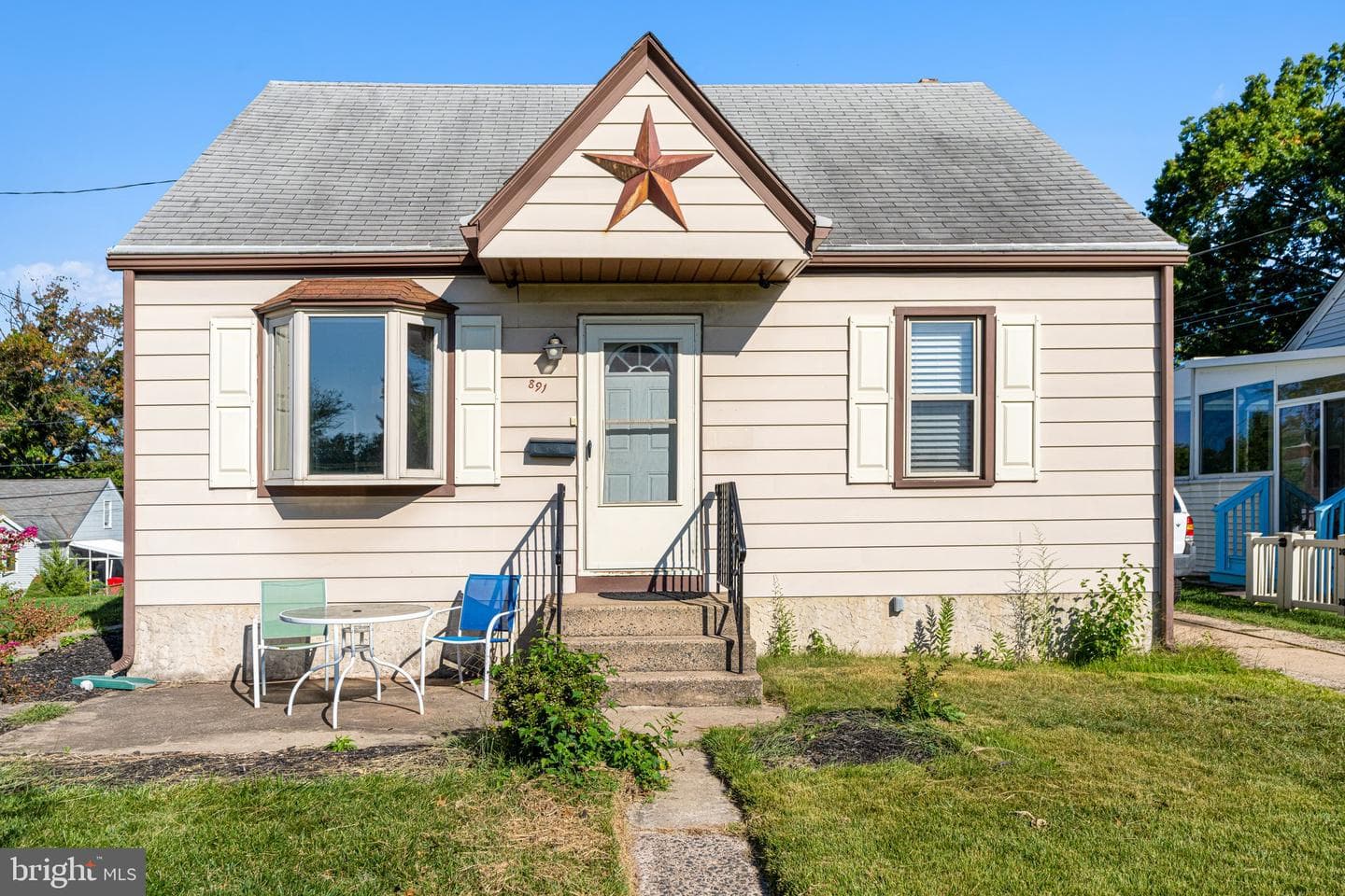 891 N Adams Street photo 2