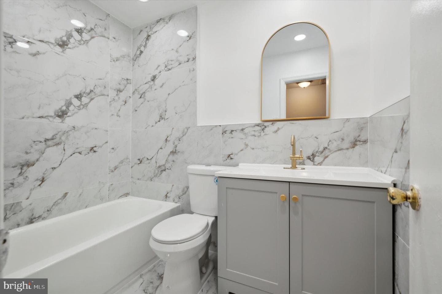 506 Harrison Avenue photo 11
