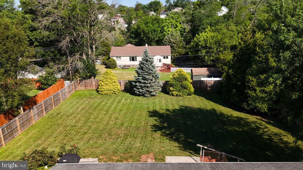 15 Ashwood Lane photo 3