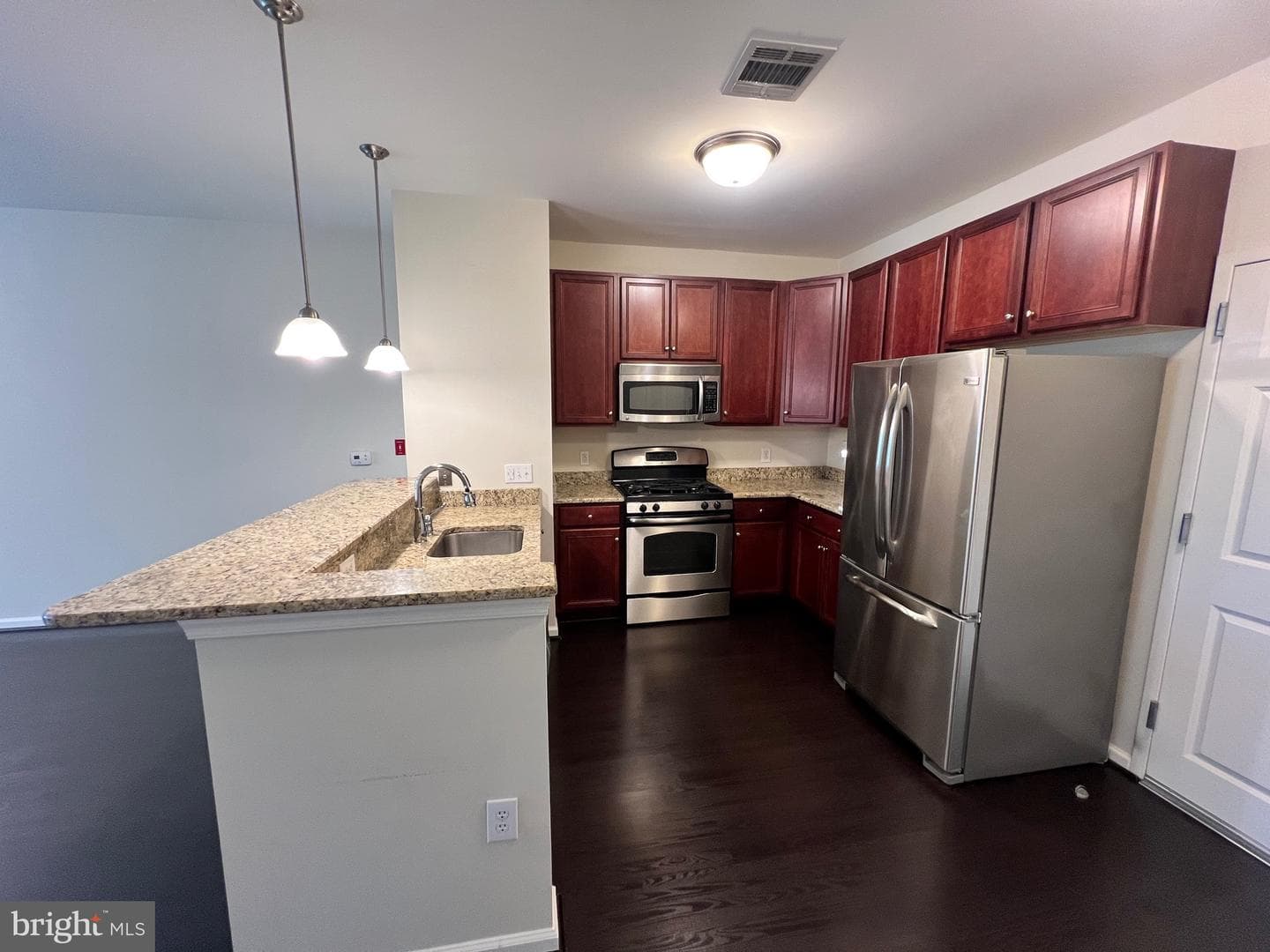 350 W Elm Street #3114 photo 4
