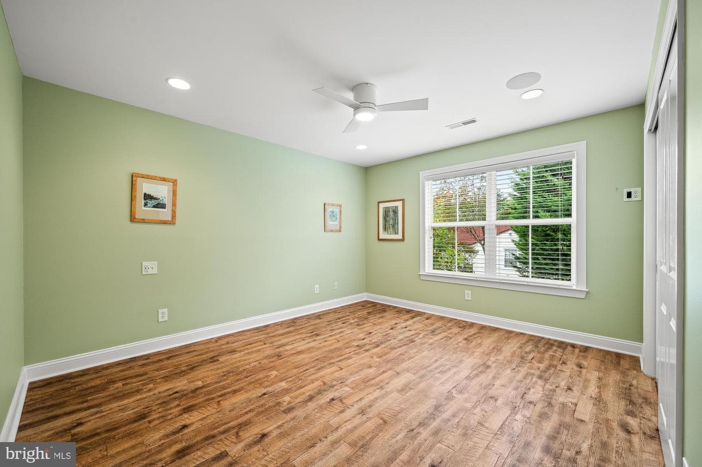 1018 E Abington Avenue photo 22