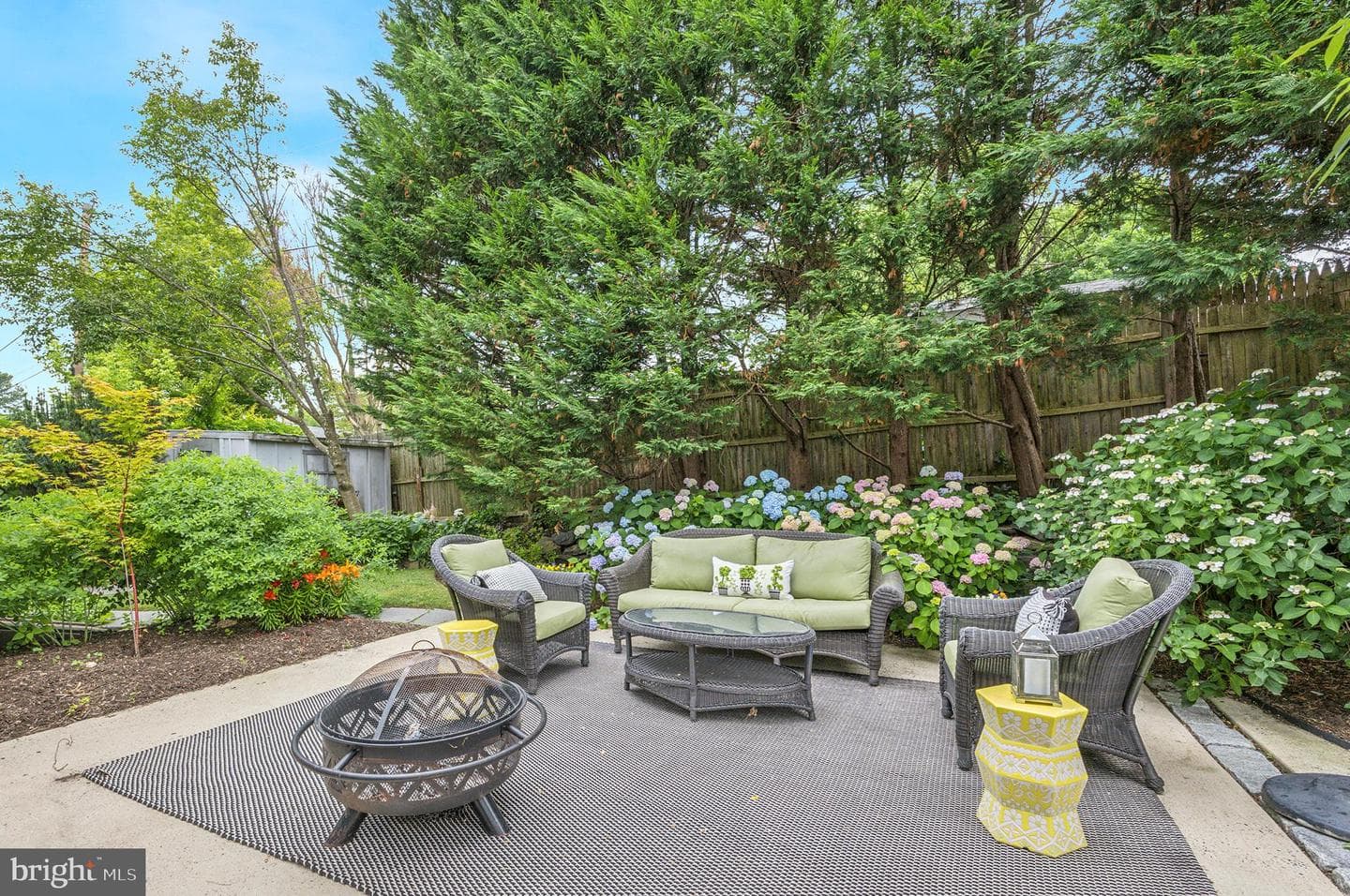 1018 E Abington Avenue photo 32