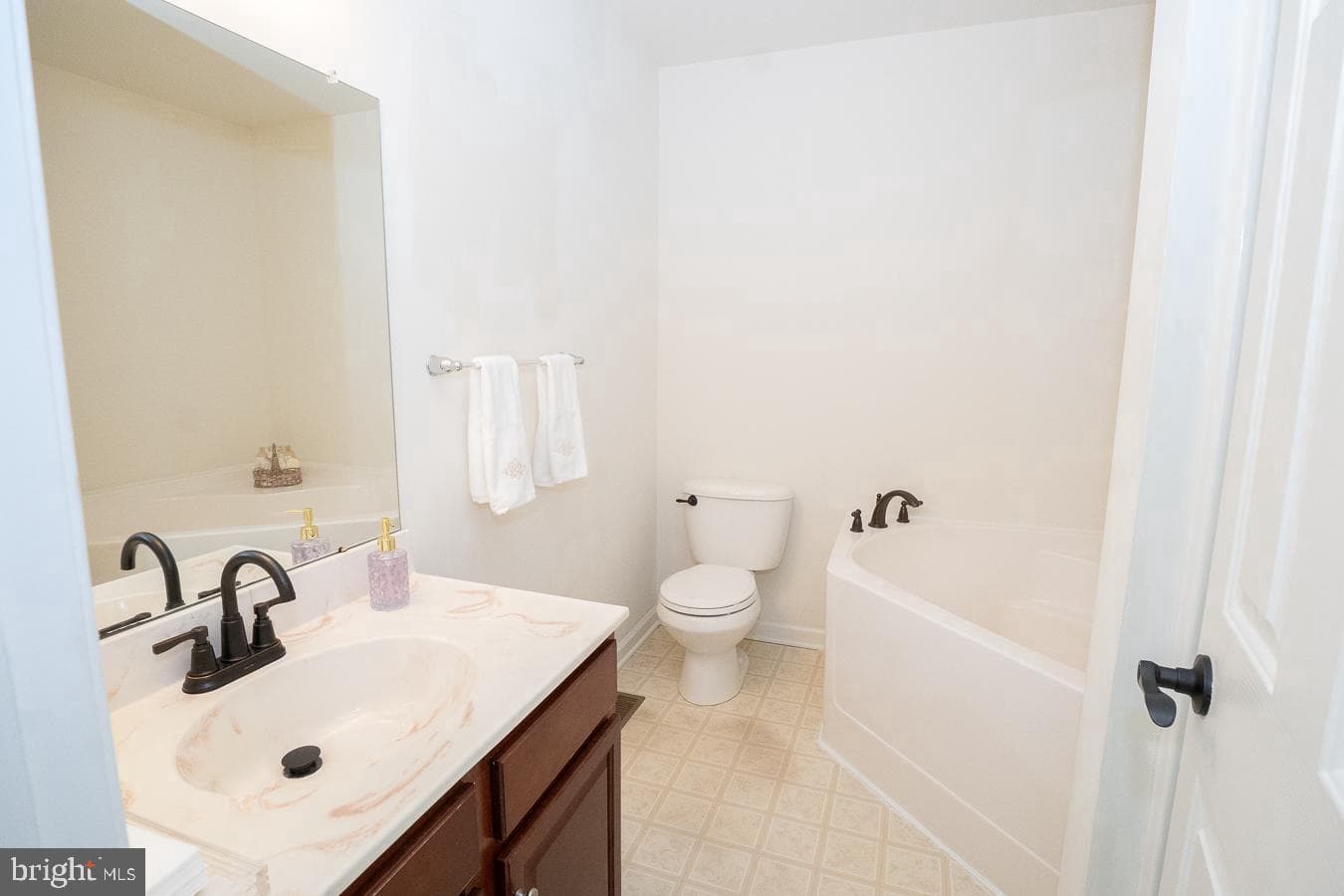 95 Westbury Drive photo 17