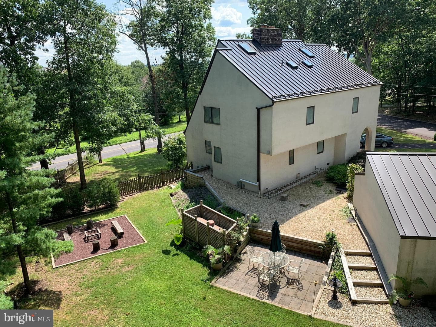 261 Clemens Road photo 3