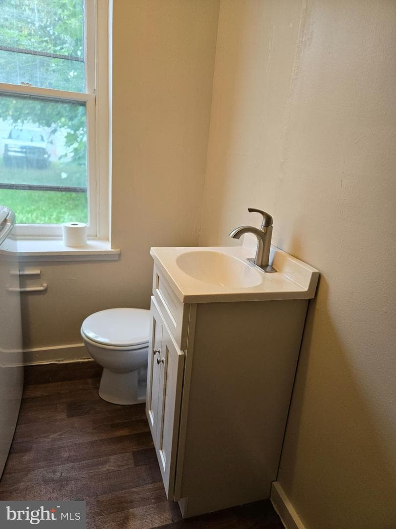 21 E 2nd Street photo 12