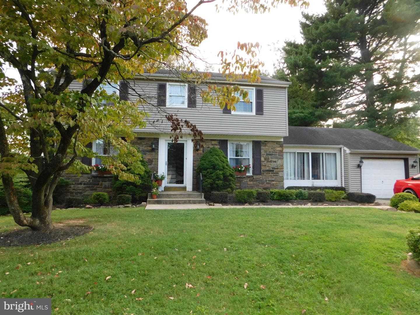 1700 Magnolia photo 2