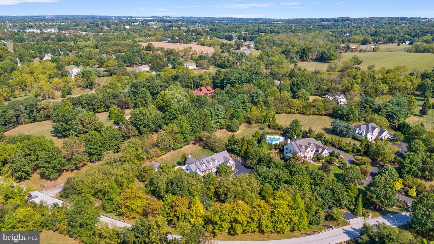 1760 Hollow Road photo 2