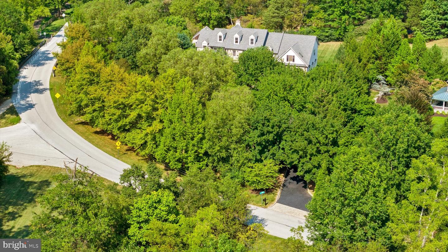 1760 Hollow Road photo 3