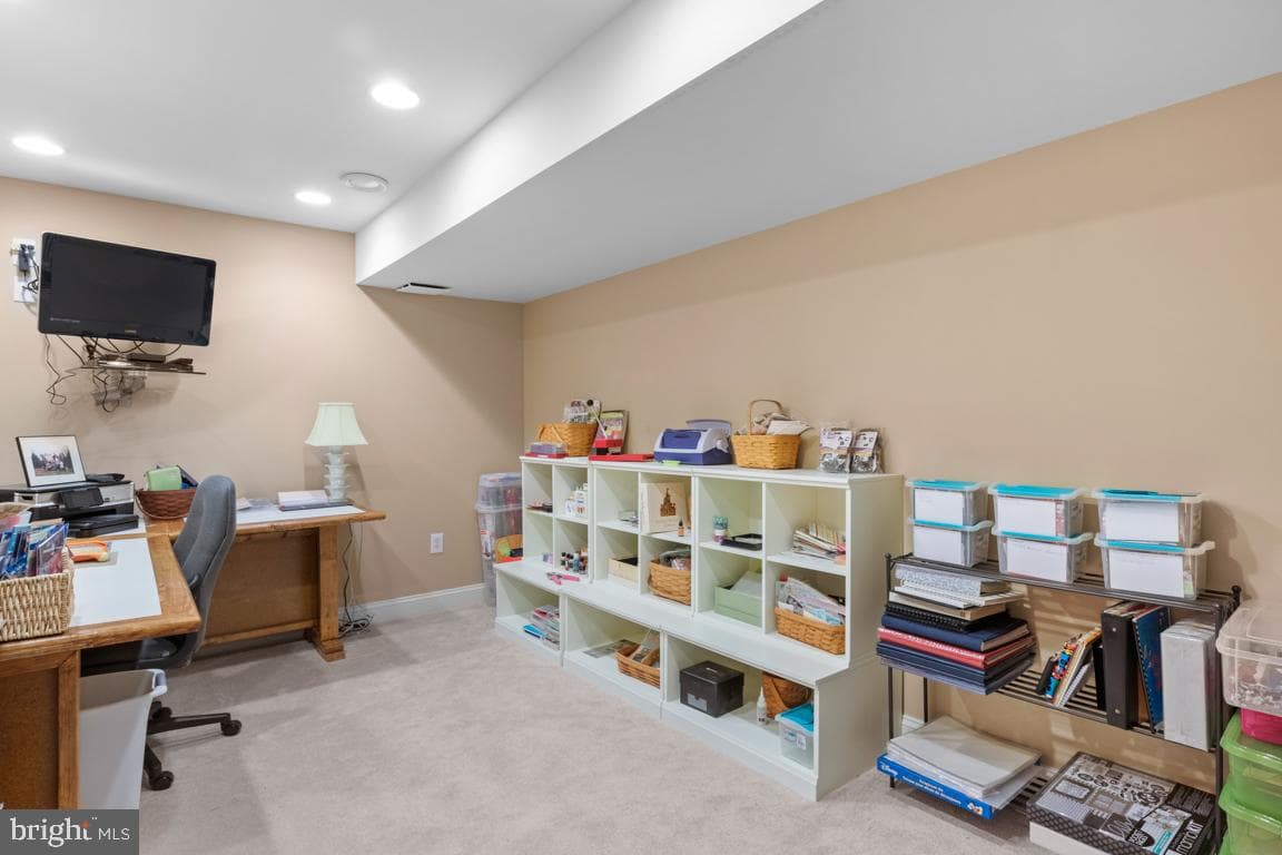 579 Hawthorne Lane photo 40