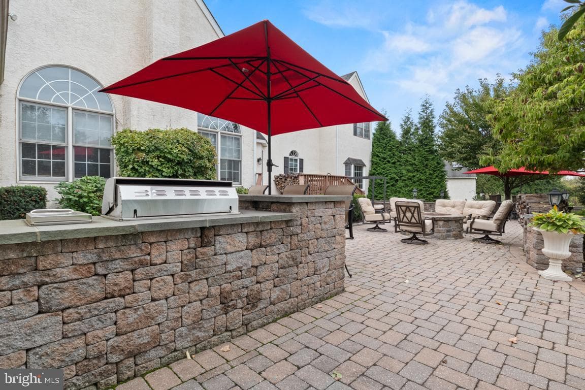 579 Hawthorne Lane photo 46