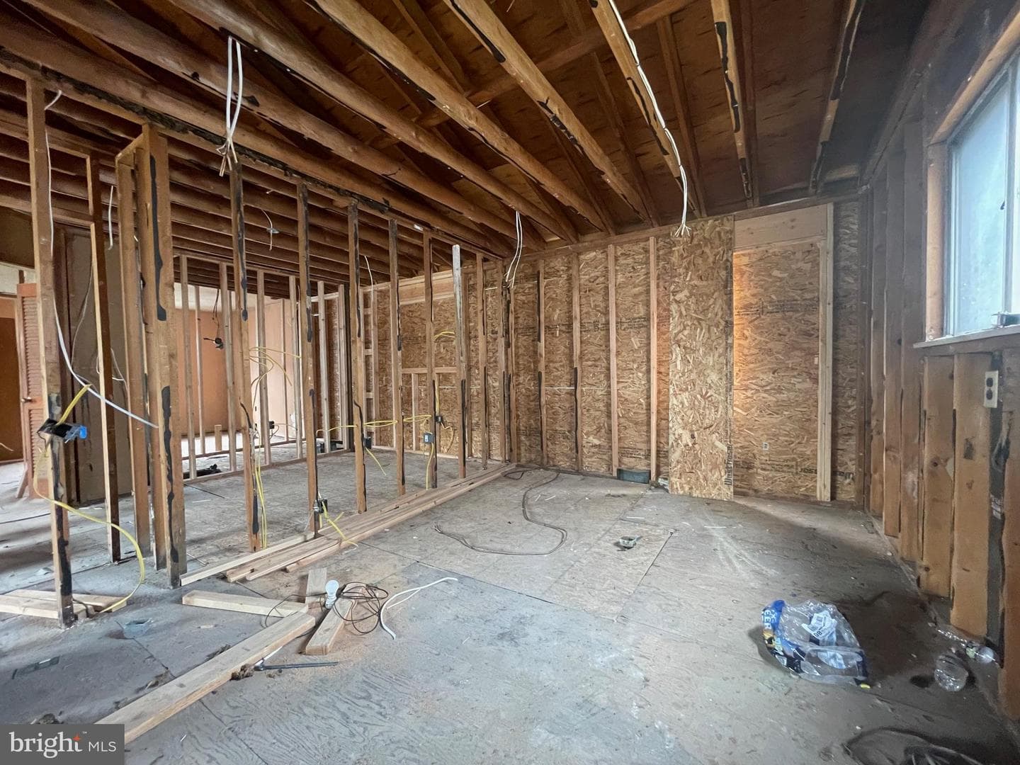 1230 Hall Avenue photo 5