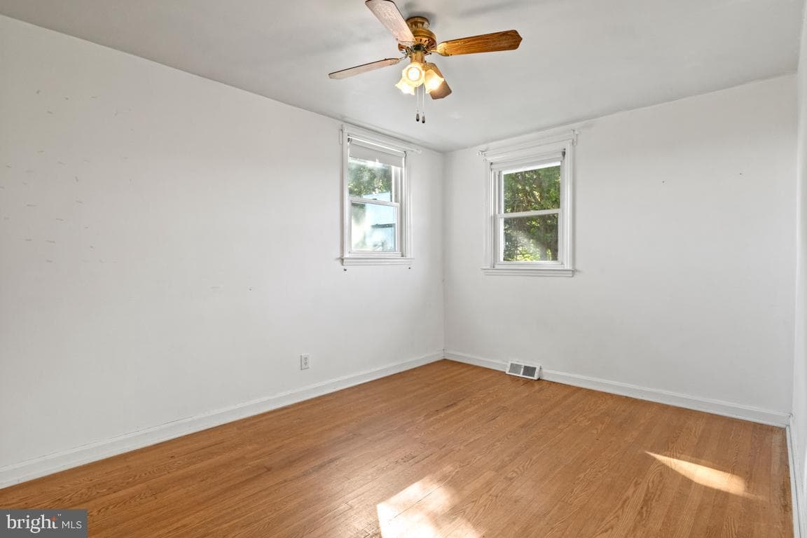 2906 N Wales Road photo 10