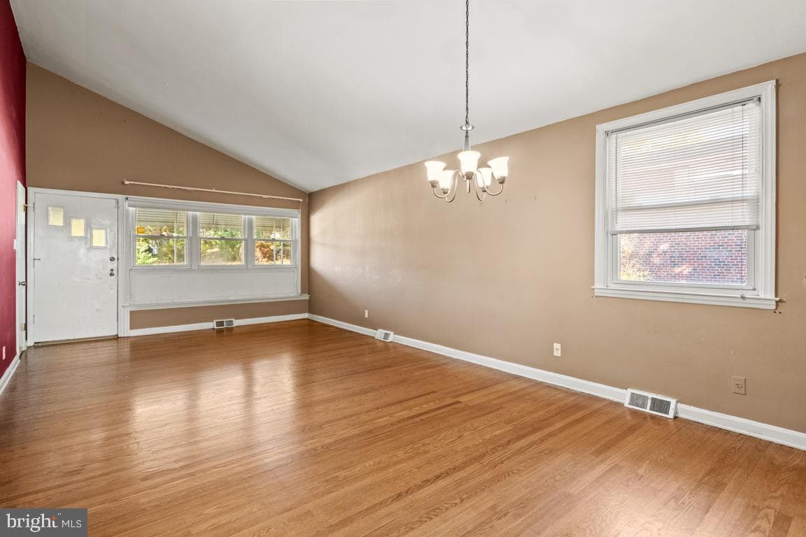 2906 N Wales Road photo 3