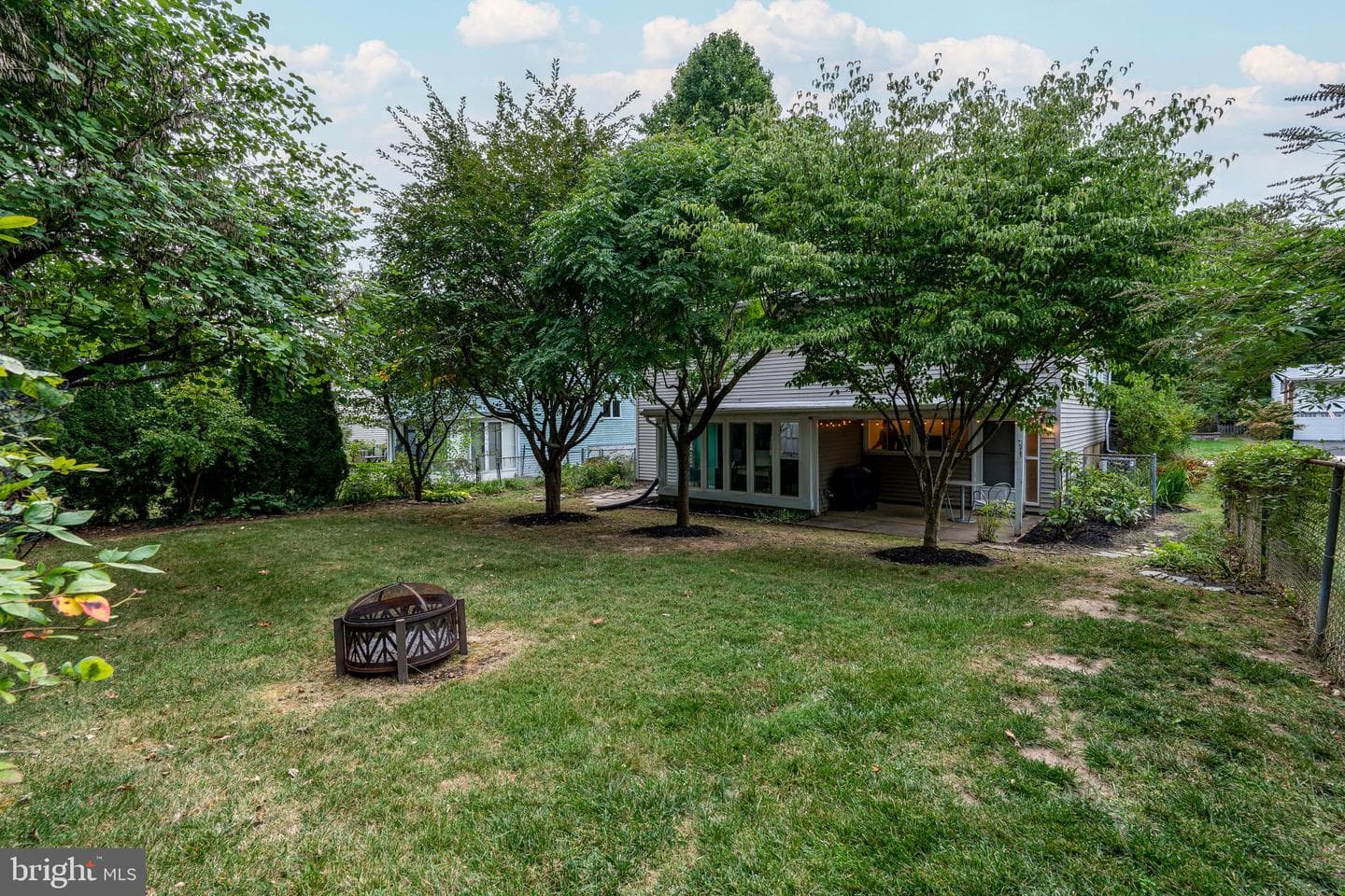418 Haywood Road photo 24