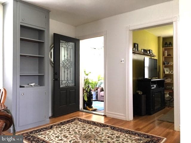 557 B St photo 9