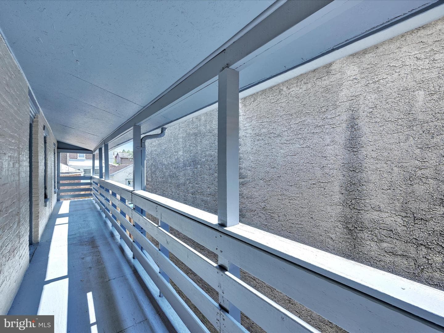 76 N York Street photo 26