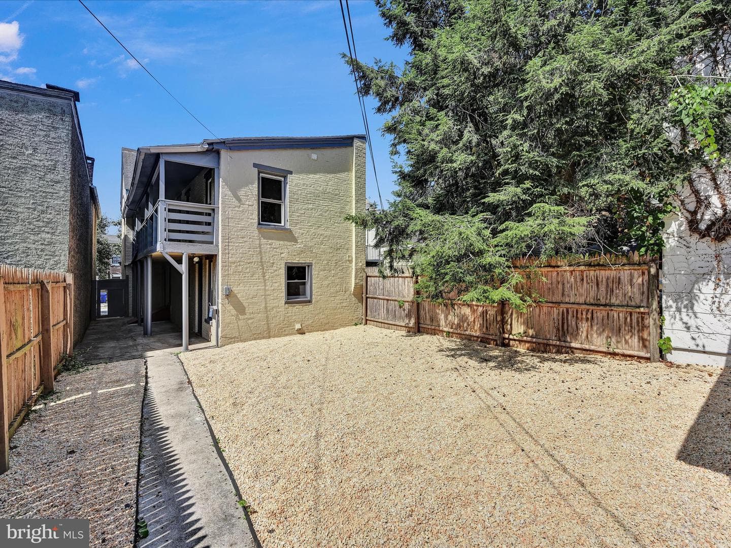 76 N York Street photo 29