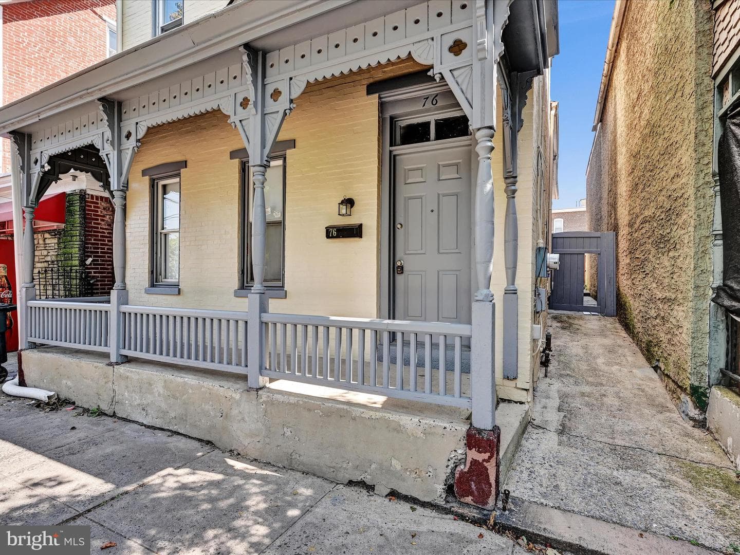76 N York Street photo 3