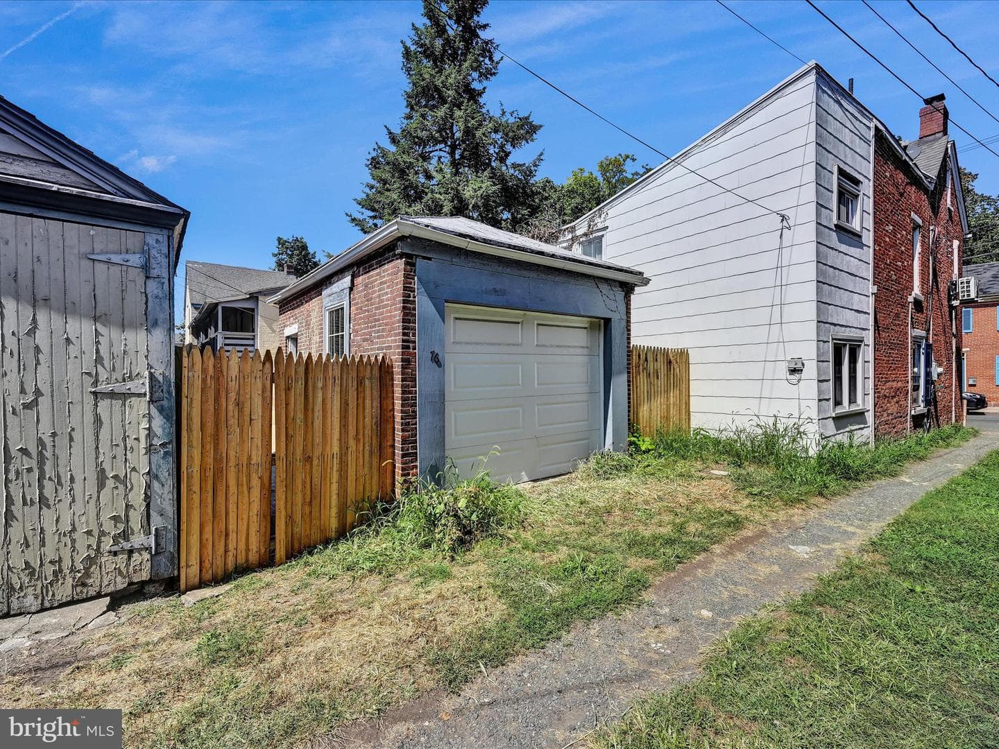 76 N York Street photo 30