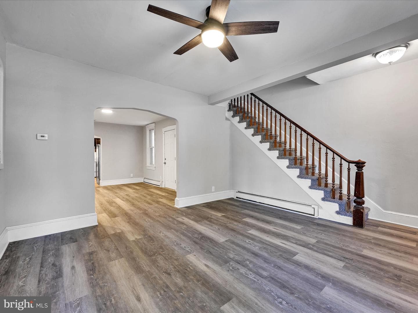 76 N York Street photo 5