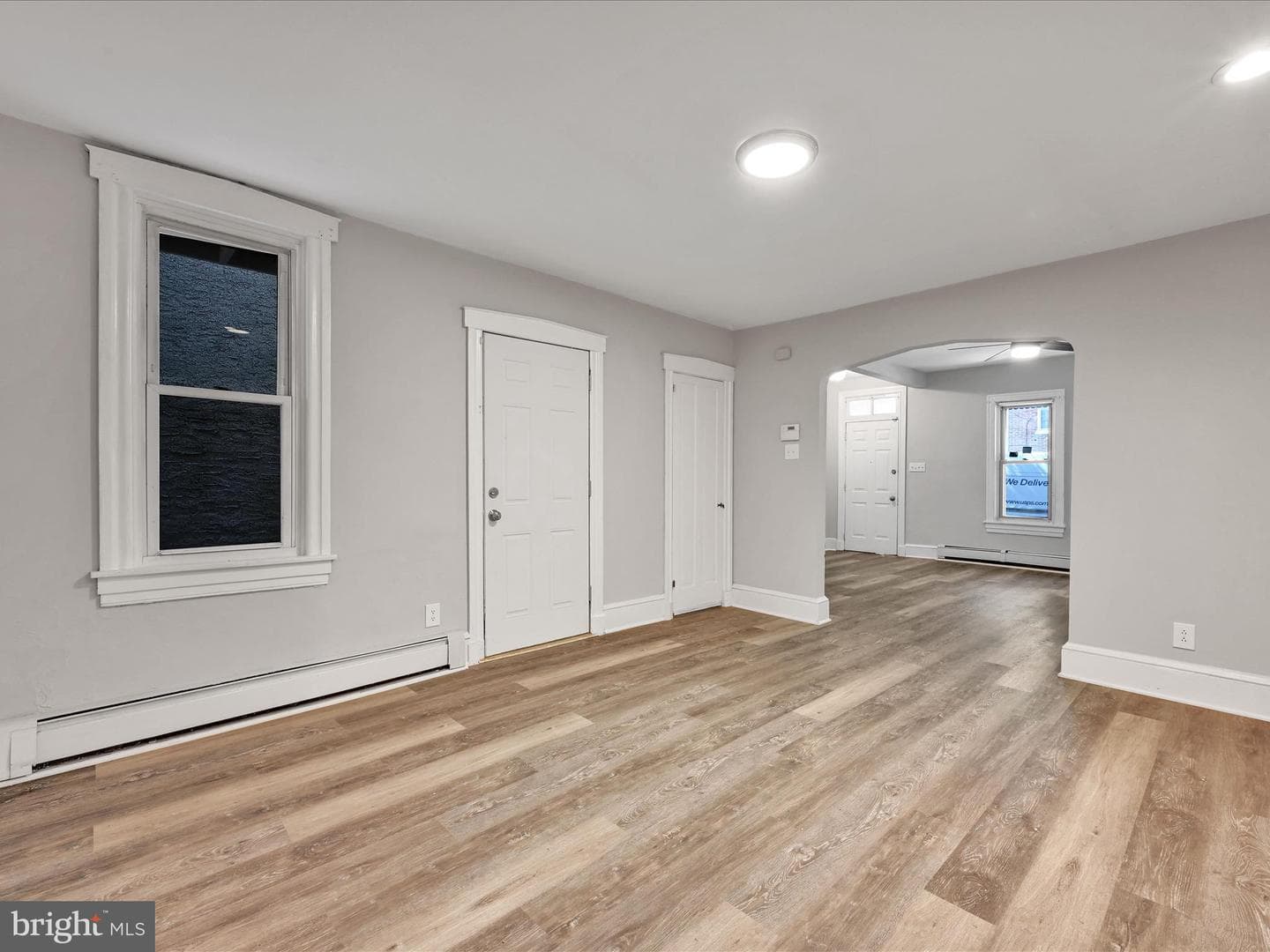 76 N York Street photo 9
