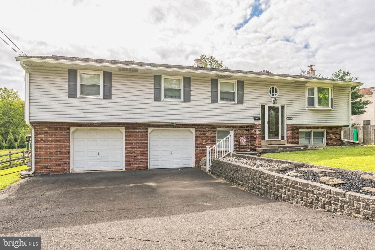 1505 Jill Road photo 2