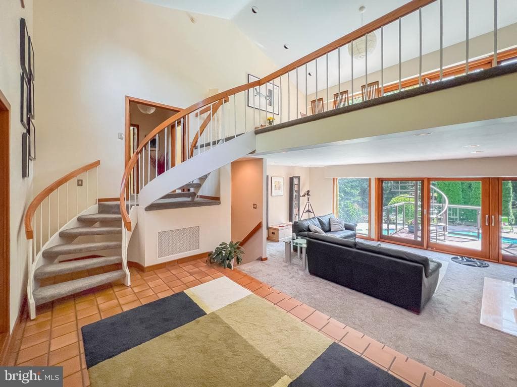 108 Old Oak Tree Road photo 4
