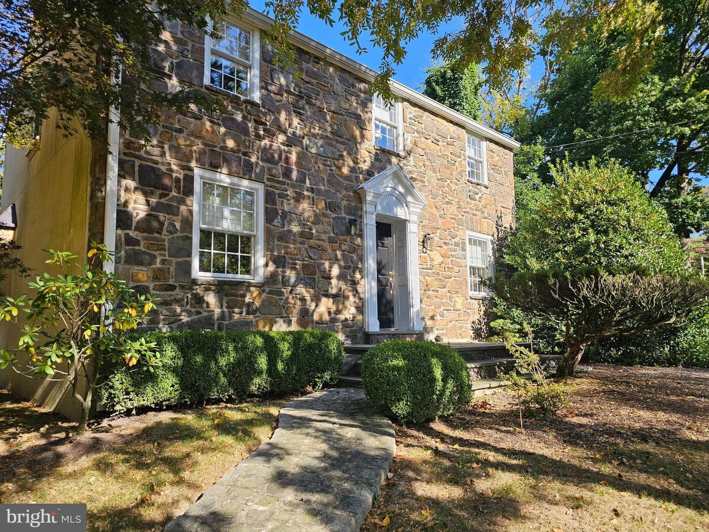 974 Valley Road photo 1