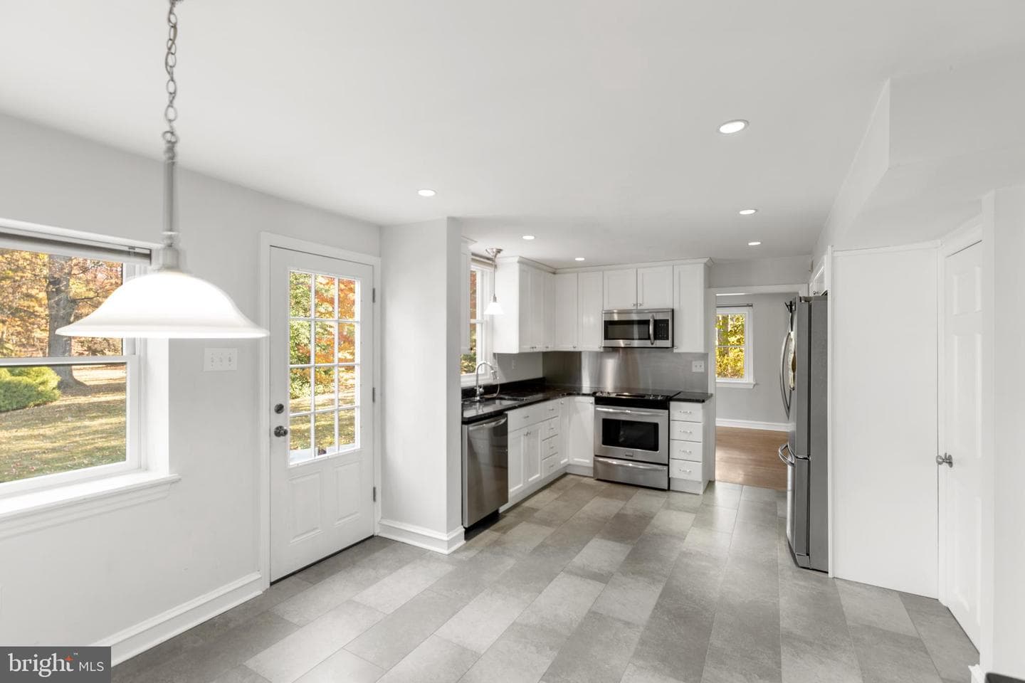 974 Valley Road photo 16