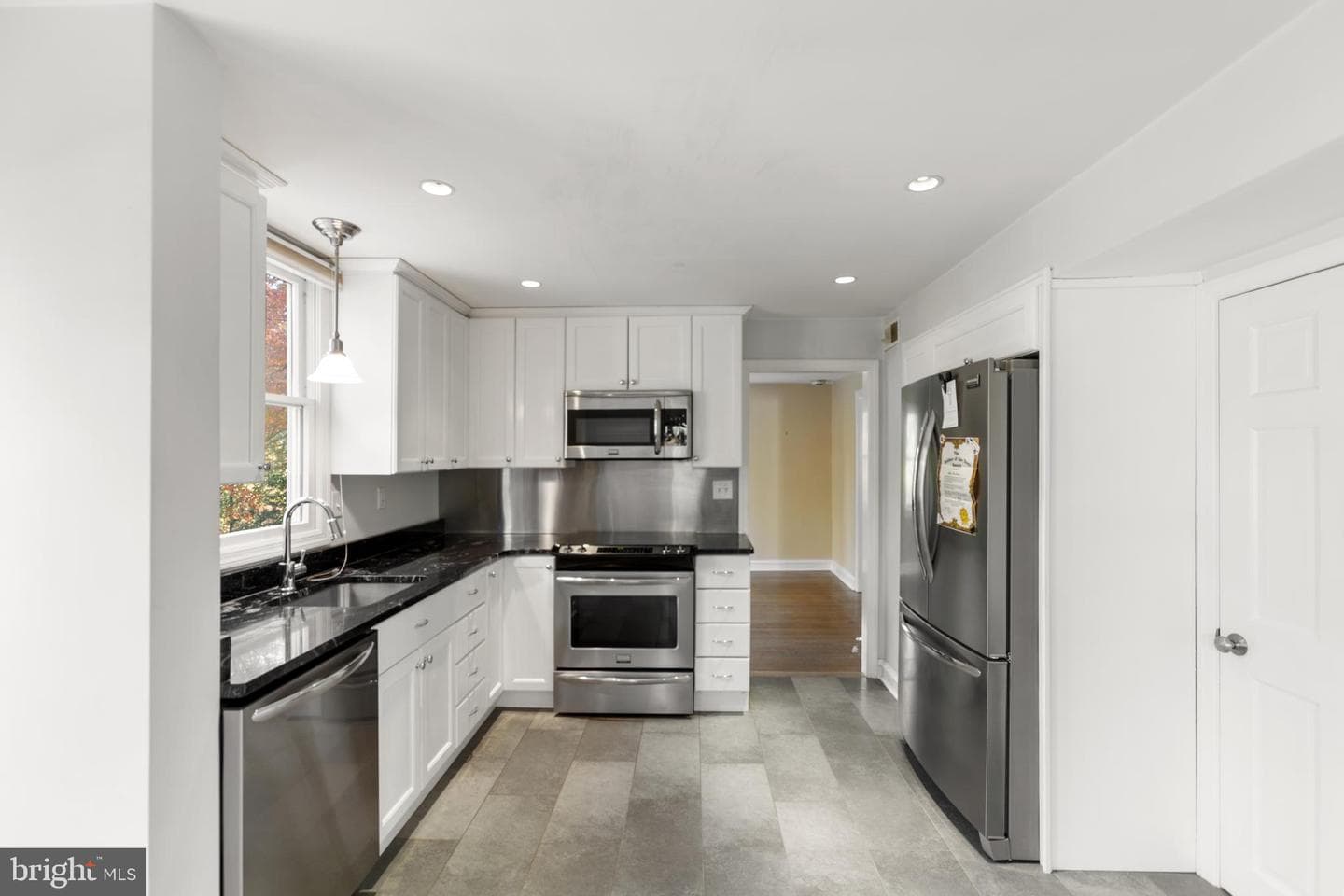 974 Valley Road photo 17