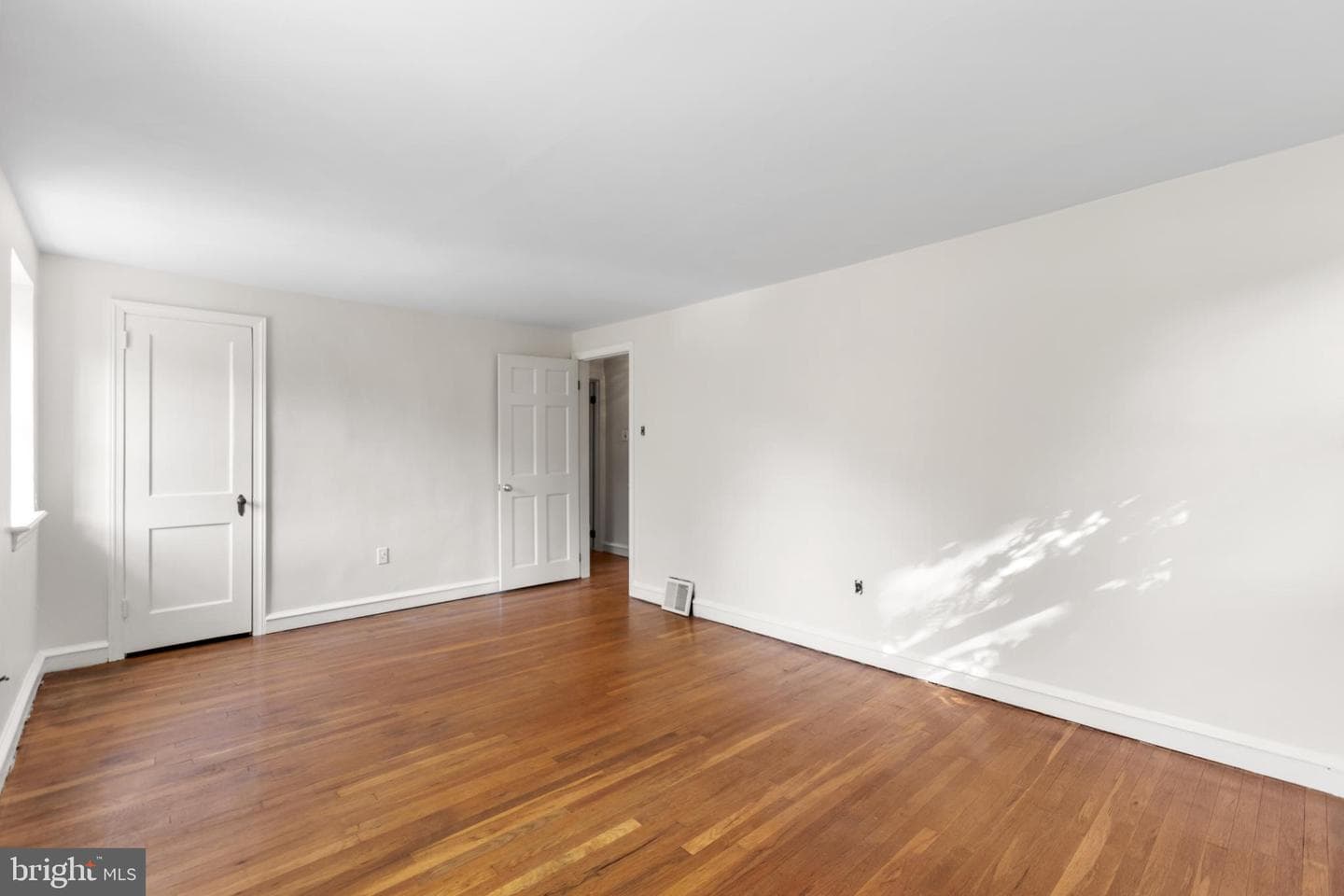 974 Valley Road photo 33
