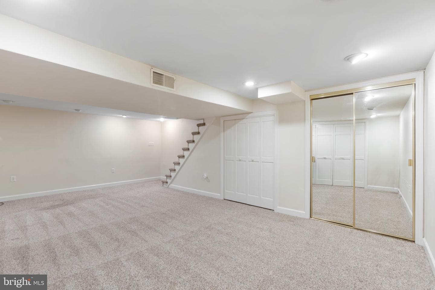 974 Valley Road photo 35