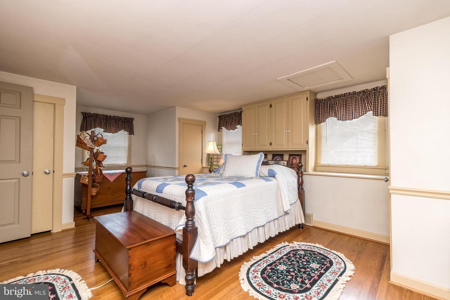 304 W Broad Street photo 29