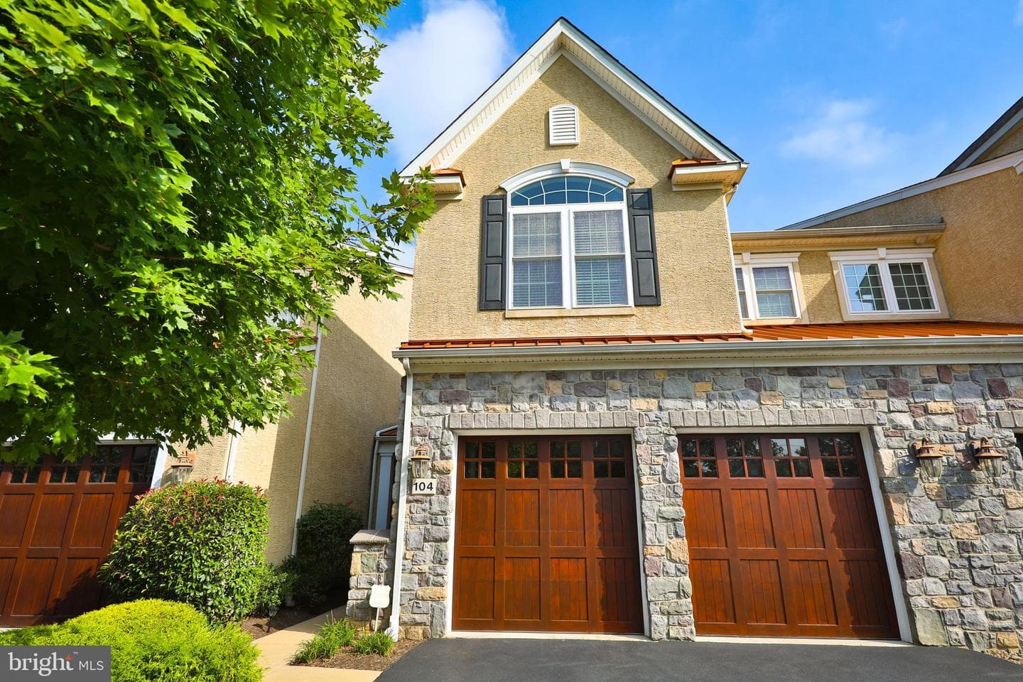104 Carriage Court photo 2