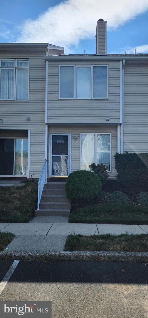 3203 Hemmingway Drive photo 2