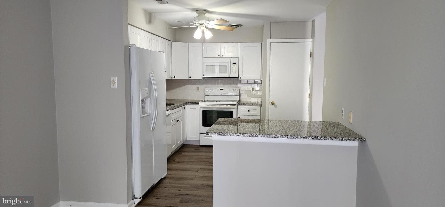 3203 Hemmingway Drive photo 5