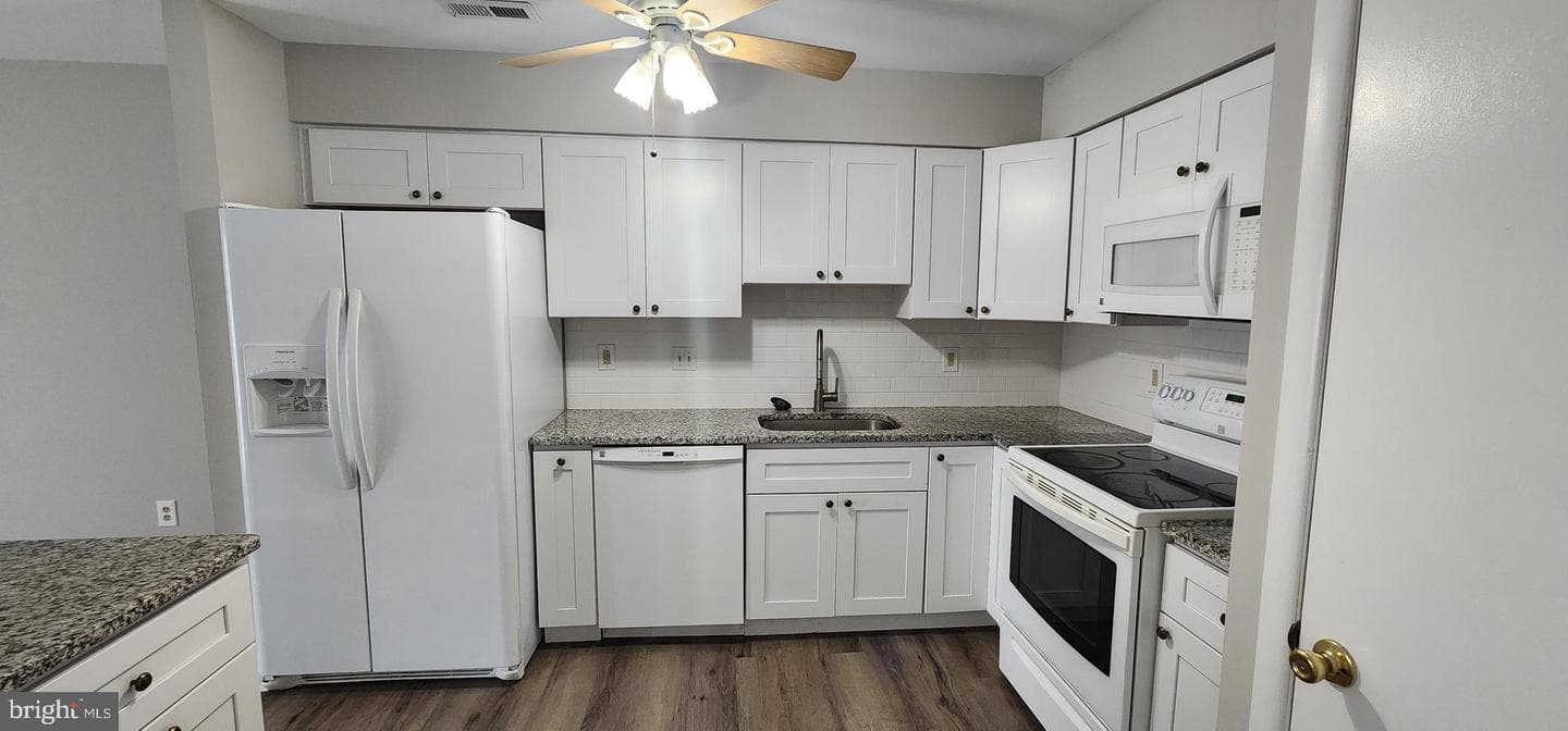 3203 Hemmingway Drive photo 6