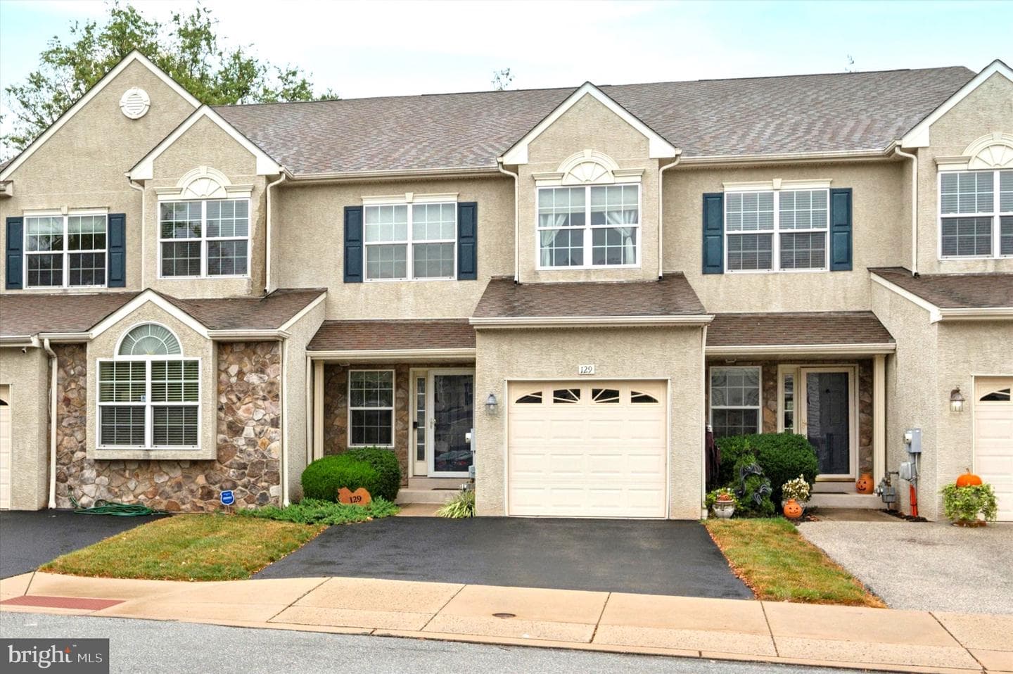 129 Fairway Lane photo 1