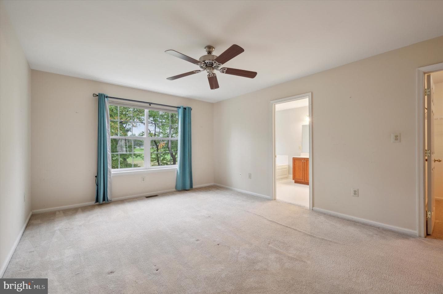 129 Fairway Lane photo 11