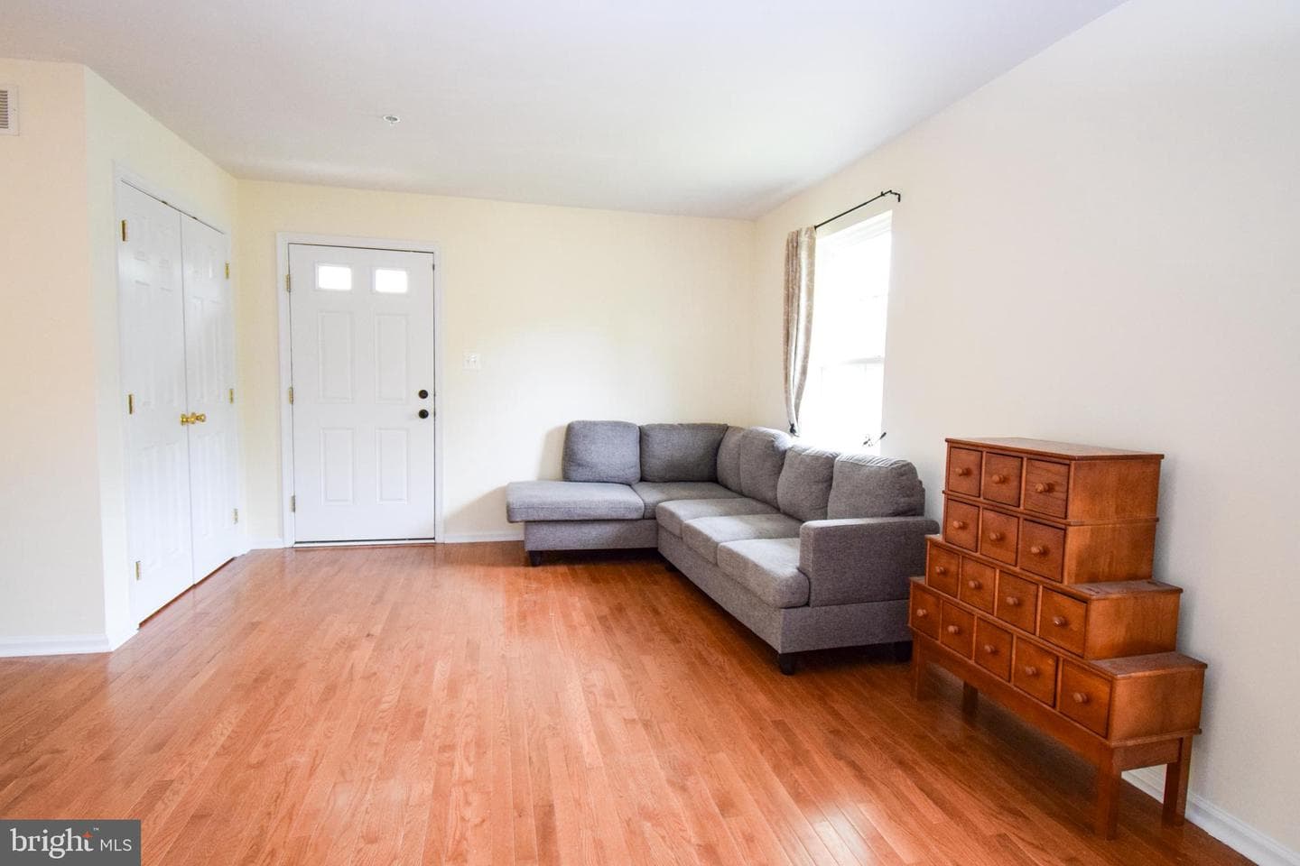 336 Girard Avenue photo 4