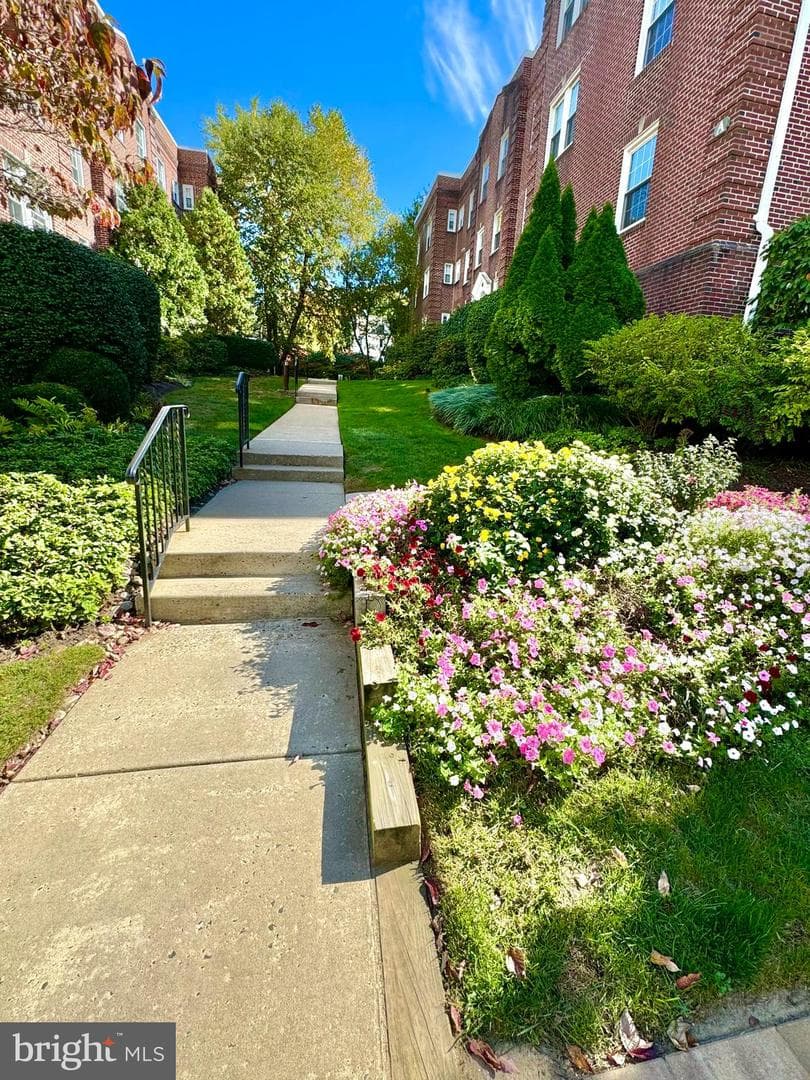 104 Woodside Road #b-202 photo 2