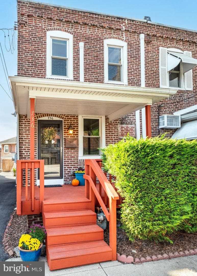 736 W Railroad Avenue photo 3
