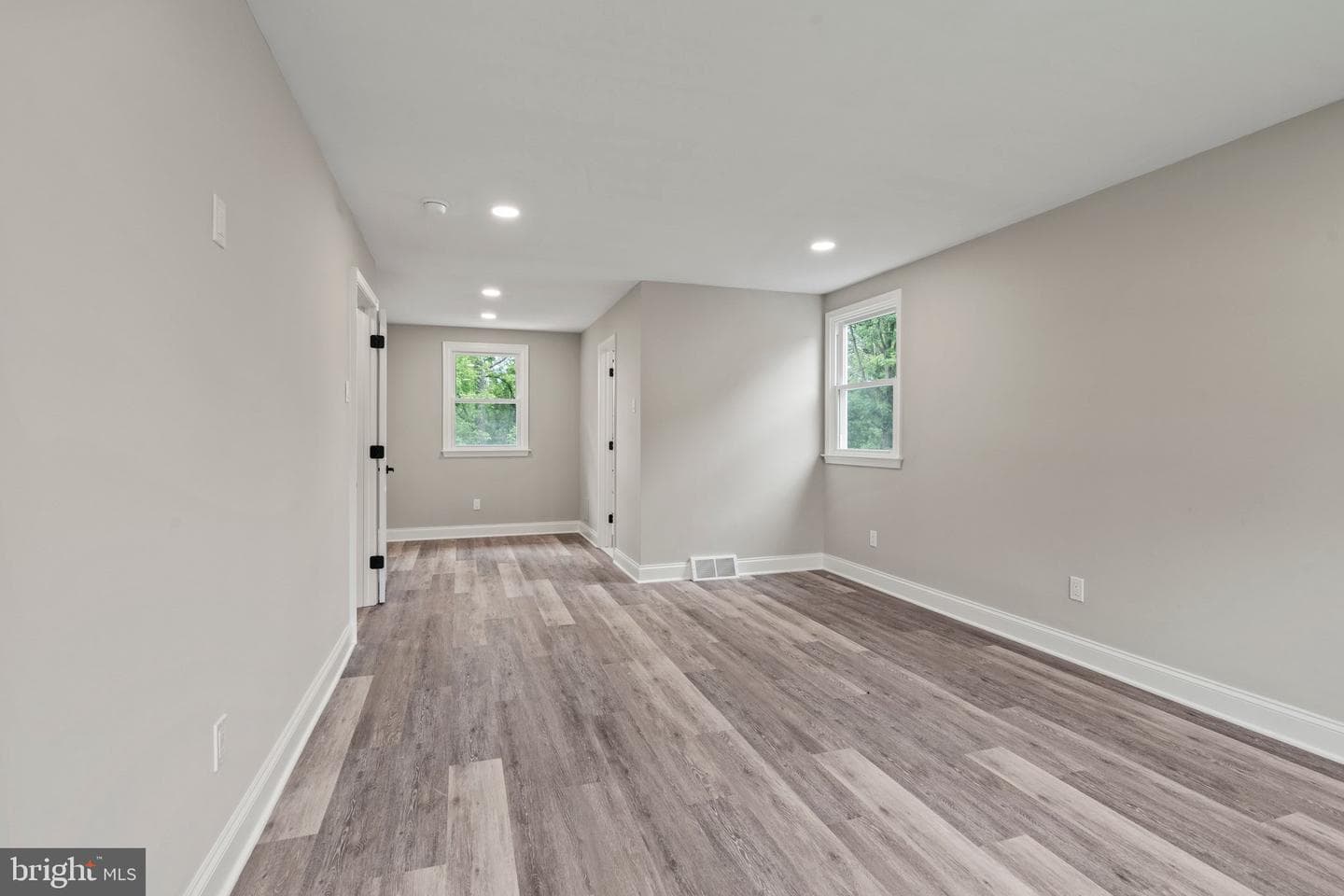 8806 Wainwright Road photo 18