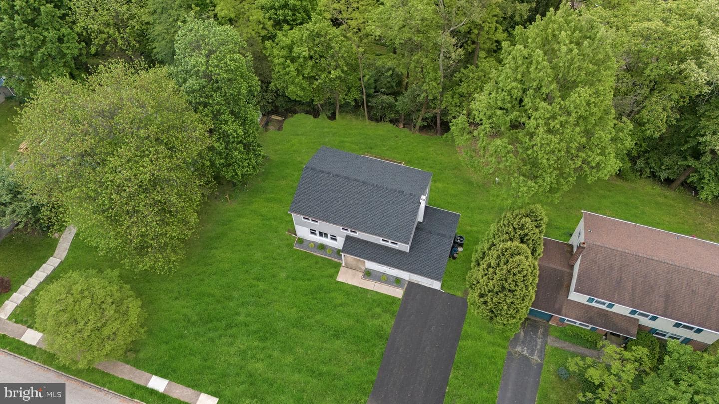 8806 Wainwright Road photo 2