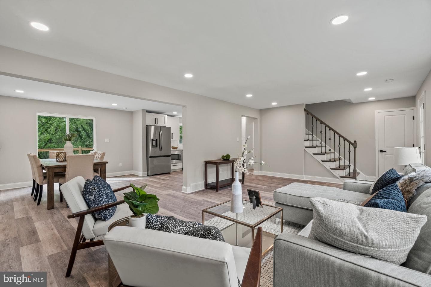 8806 Wainwright Road photo 3