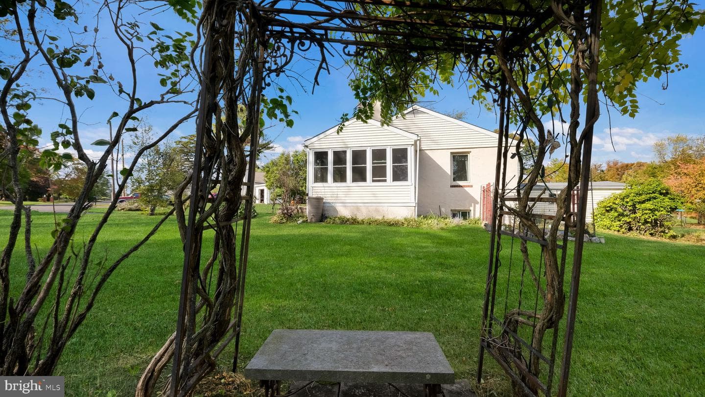 2951 Artmar Road photo 12