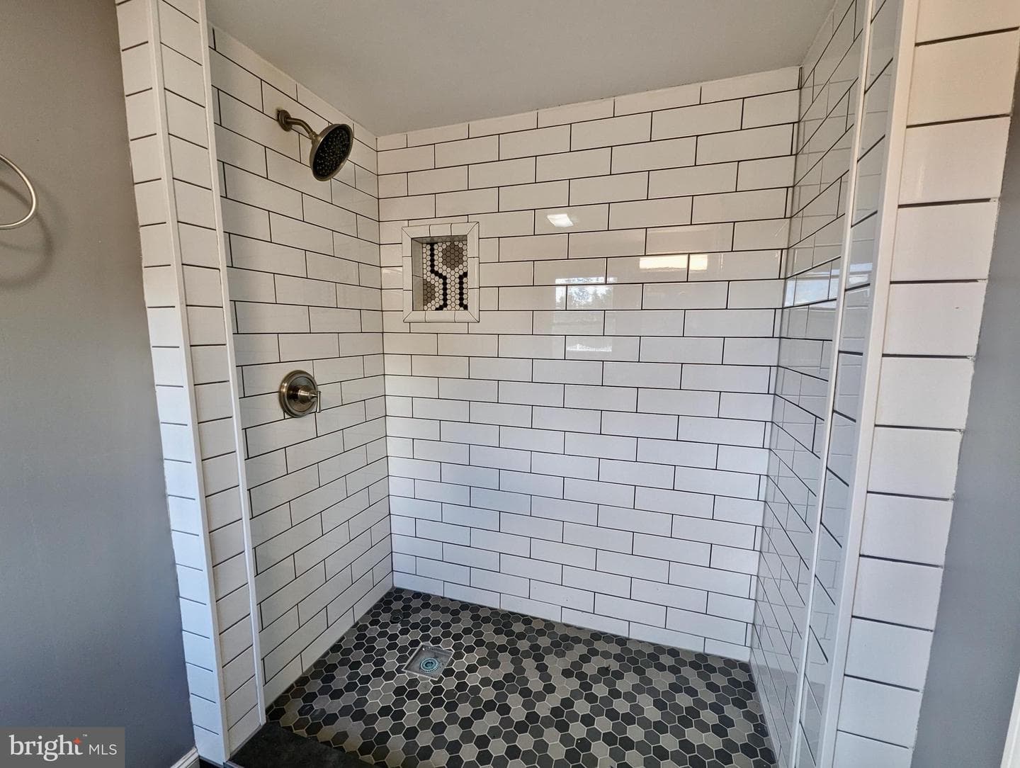 1407 Maple Avenue photo 16