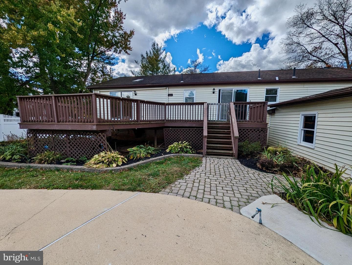 1407 Maple Avenue photo 24